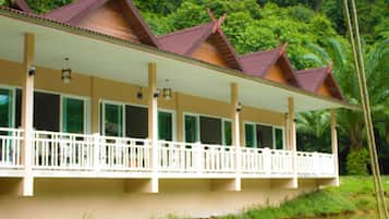 Deluxe Room | Free WiFi