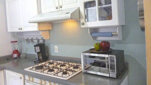 Basic Double Room Single Use, 1 King Bed | Private kitchen - Villa Blanca by Pto. morelos Mex (Puerto Morelos)