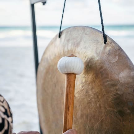 Couples treatment rooms, body treatments, hot stone massages