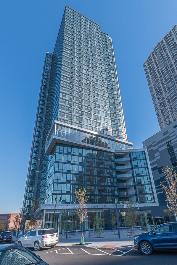 Front of property - Dream Home Luxury Suites (Jersey City)