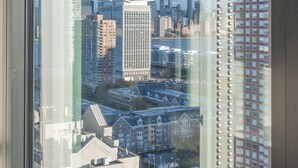 Signature Apartment, 1 King Bed with Sofa bed, Kitchen, City View | City view - Dream Home Luxury Suites (Jersey City)