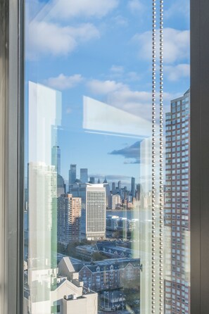 Signature Apartment, 1 King Bed with Sofa bed, Kitchen, City View | City view - Dream Home Luxury Suites (Jersey City)