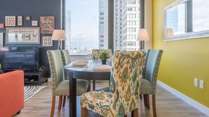 In-room dining - Dream Home Luxury Suites (Jersey City)