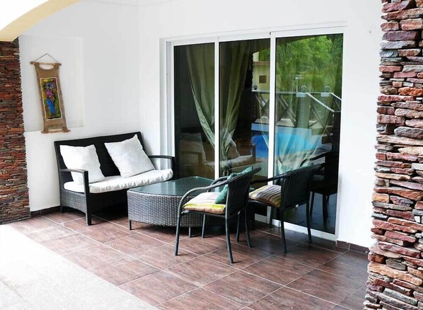 Comfort Apartment, 3 Bedrooms, Pool View | Terrace/patio