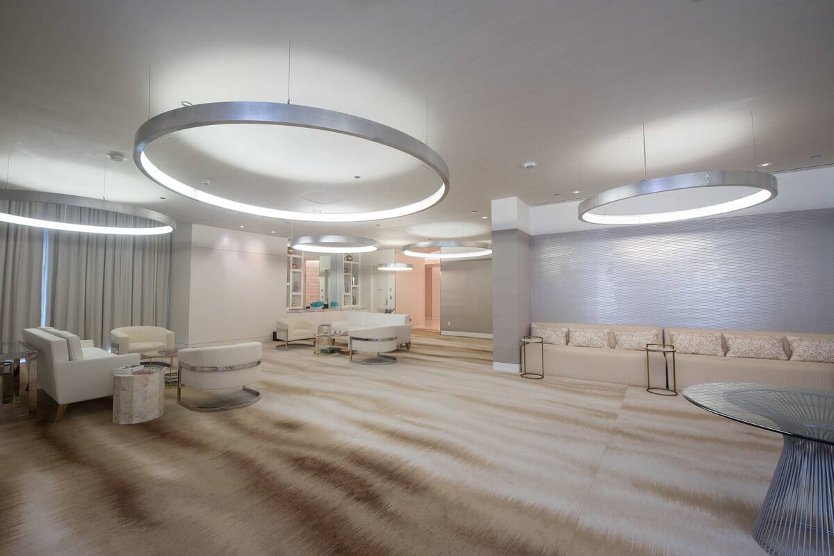 body treatments, hydrotherapy, aromatherapy, hot stone massages