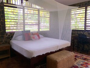 Standard-Bungalow, 1 King-Bett, Strandblick | Hochwertige Bettwaren, Zimmersafe, Schreibtisch, Bügeleisen/Bügelbrett