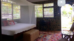 Premium bedding, in-room safe, desk, iron/ironing board - Salt Whistle Bay Retreat (Mayreau Island)