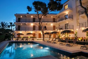 Outdoor pool, pool umbrellas, pool loungers