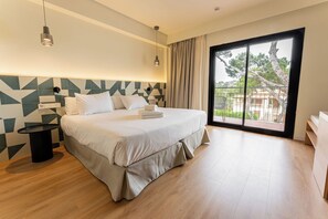 Minibar, coffres-forts dans les chambres, décoration personnalisée