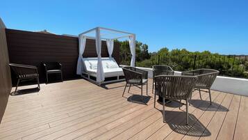 Minibar, coffres-forts dans les chambres, décoration personnalisée