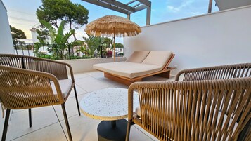 Minibar, caja fuerte, decoración individual y mobiliario individual