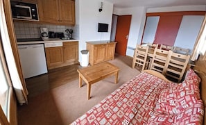 Appartement 2 pièces avec coin nuit 6 personnes | Living area - Vacancéole - Les Chalets de la Ramoure (Modane)