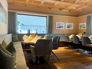 Lobby - Hotel Zirbenhof (Sankt Leonhard im Pitztal)