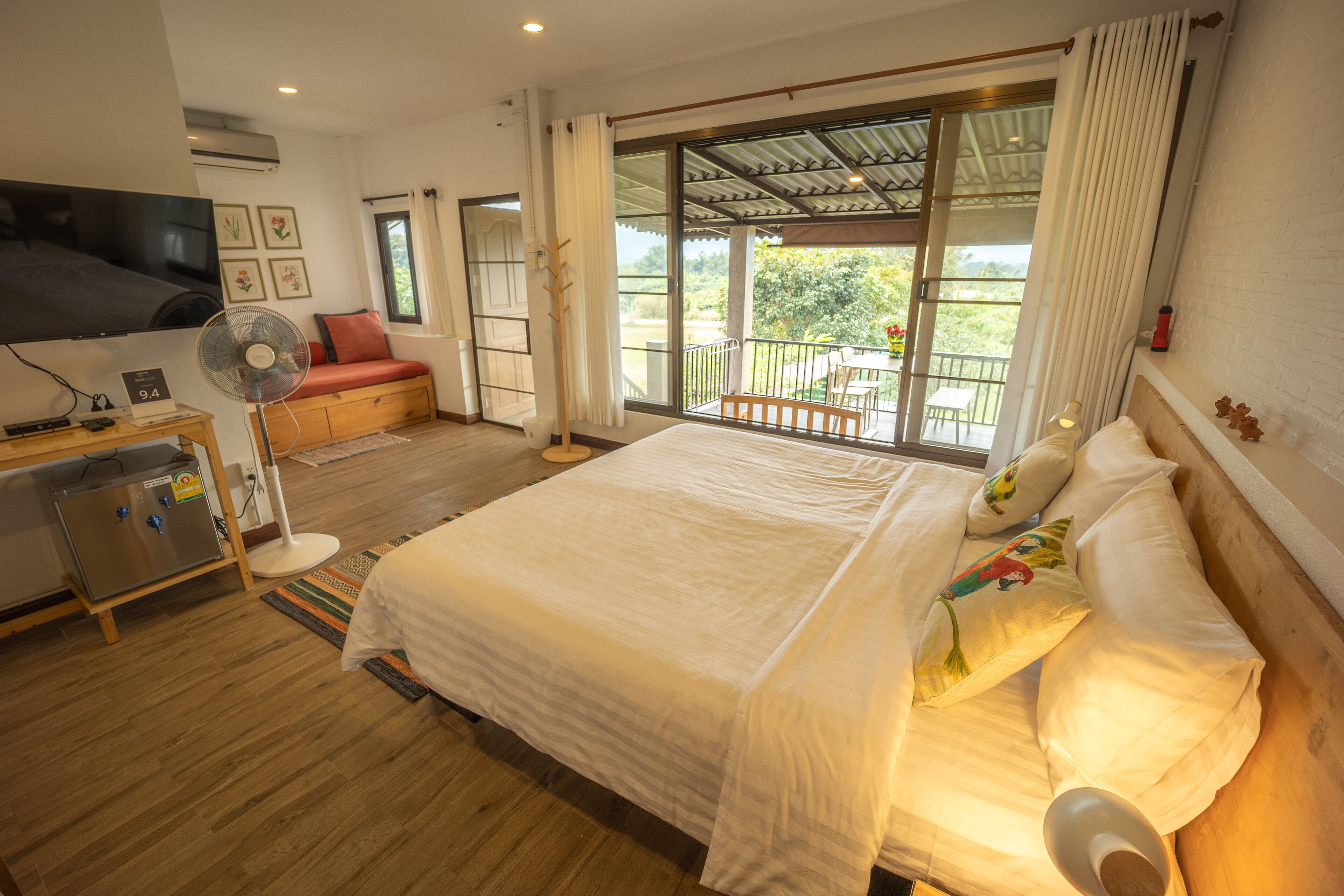 Superior Single Room | Individually decorated, individually furnished, free WiFi, bed sheets