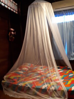 Standard Room with Shared Bathroom | Free WiFi - Baan Khunyaichuea (Amphawa)