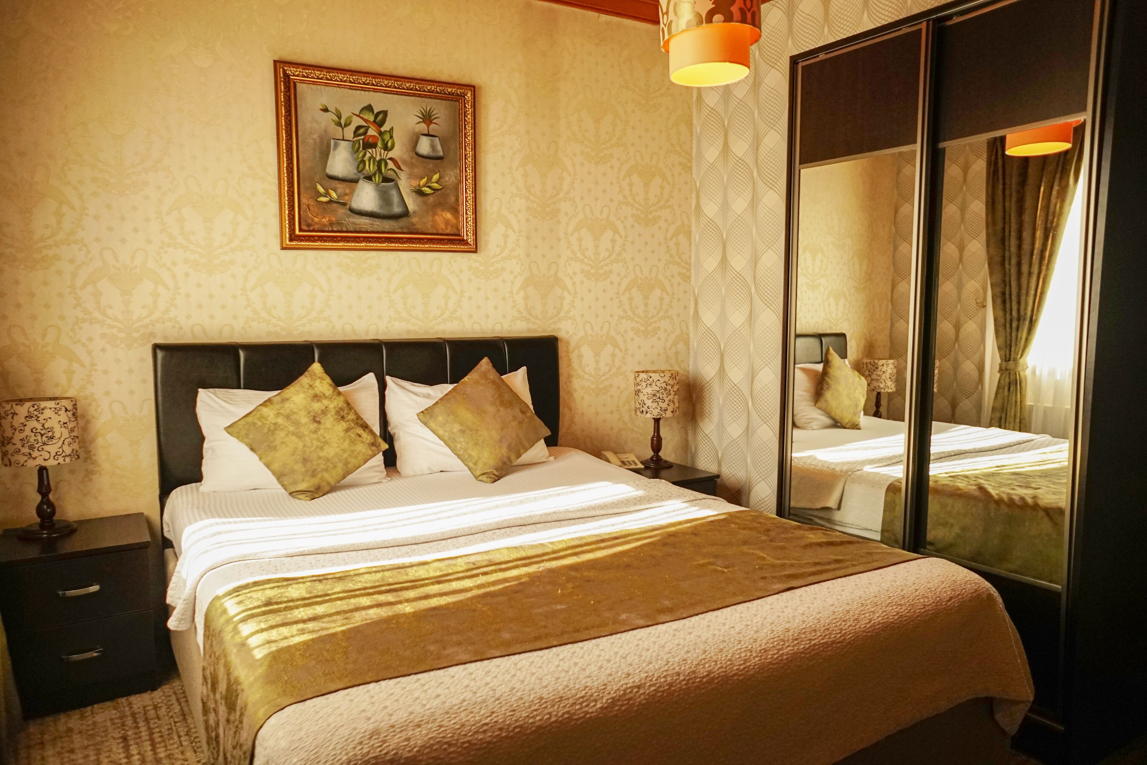 standard double room | minibar, soundproofing, iron/ironing board, free wifi