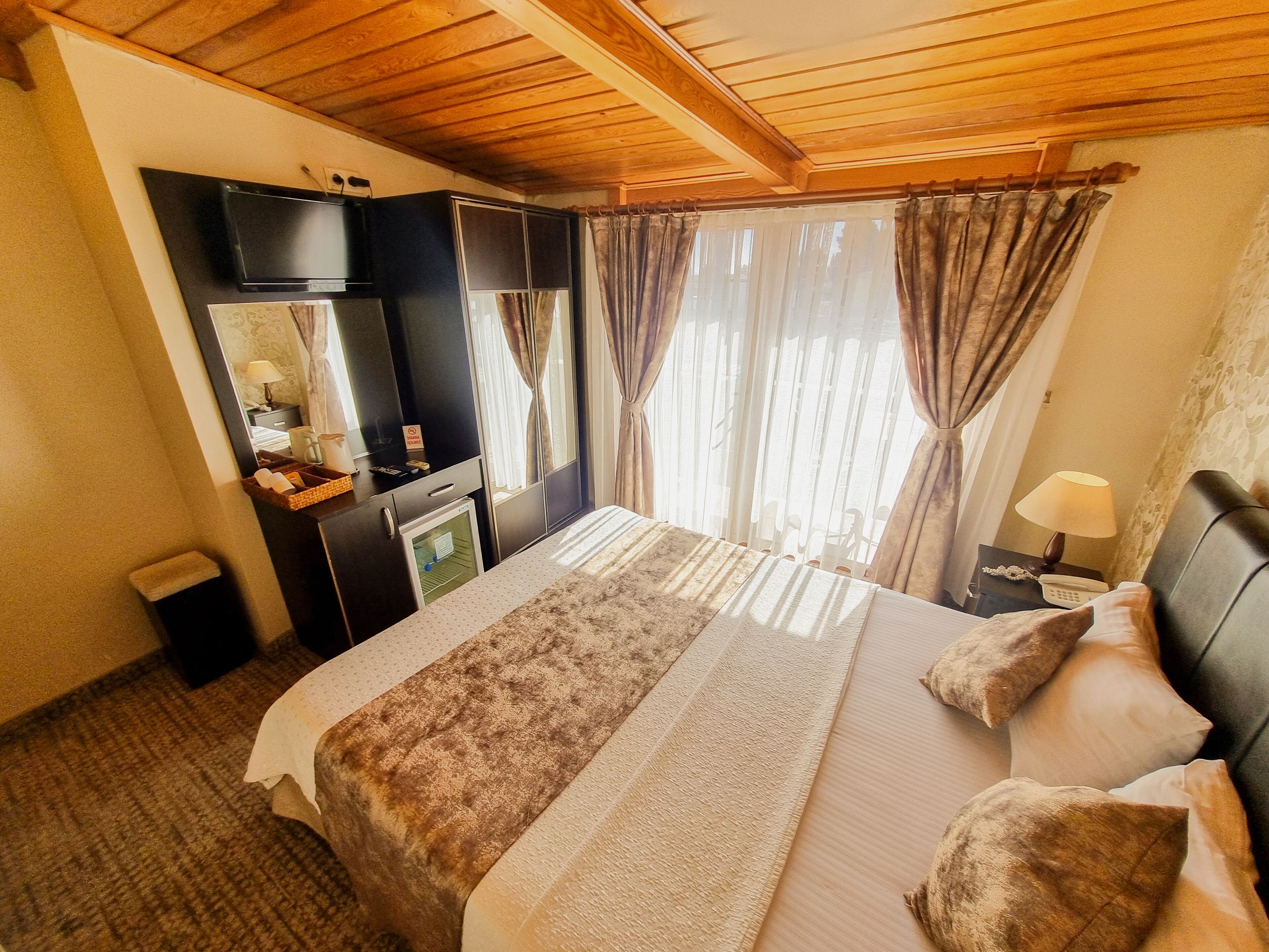 double room, terrace, sea view | minibar, soundproofing, iron/ironing board, free wifi