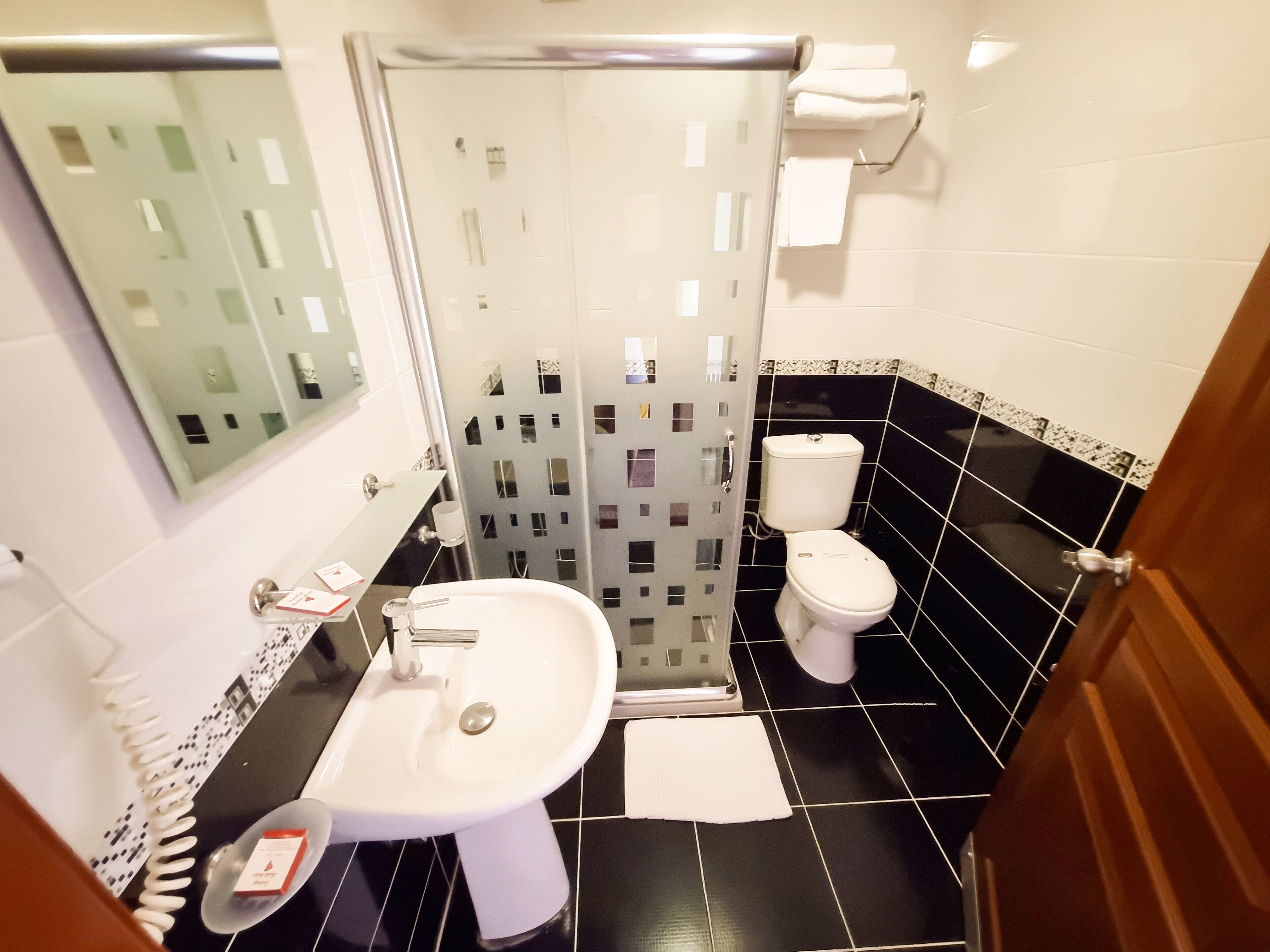 double room, terrace, sea view | bathroom | shower, free toiletries, hair dryer, slippers
