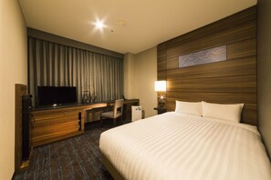 Desk, iron/ironing board, free WiFi, bed sheets - JR East Hotel Mets Tsudanuma (Narashino)