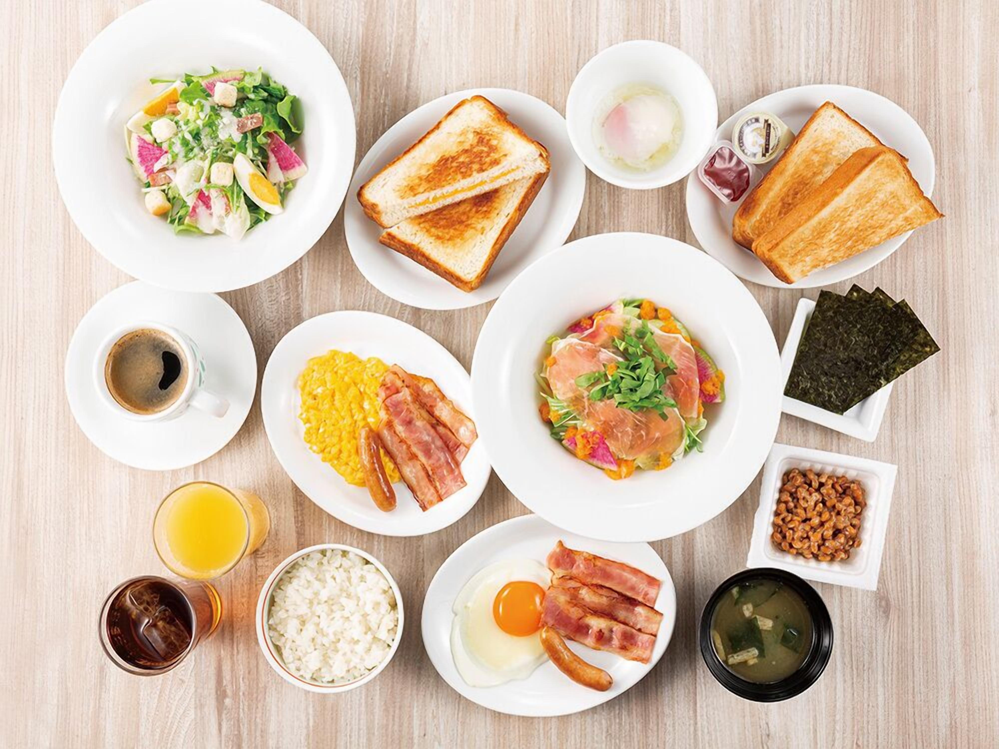 daily cooked-to-order breakfast (jpy 820 per person)