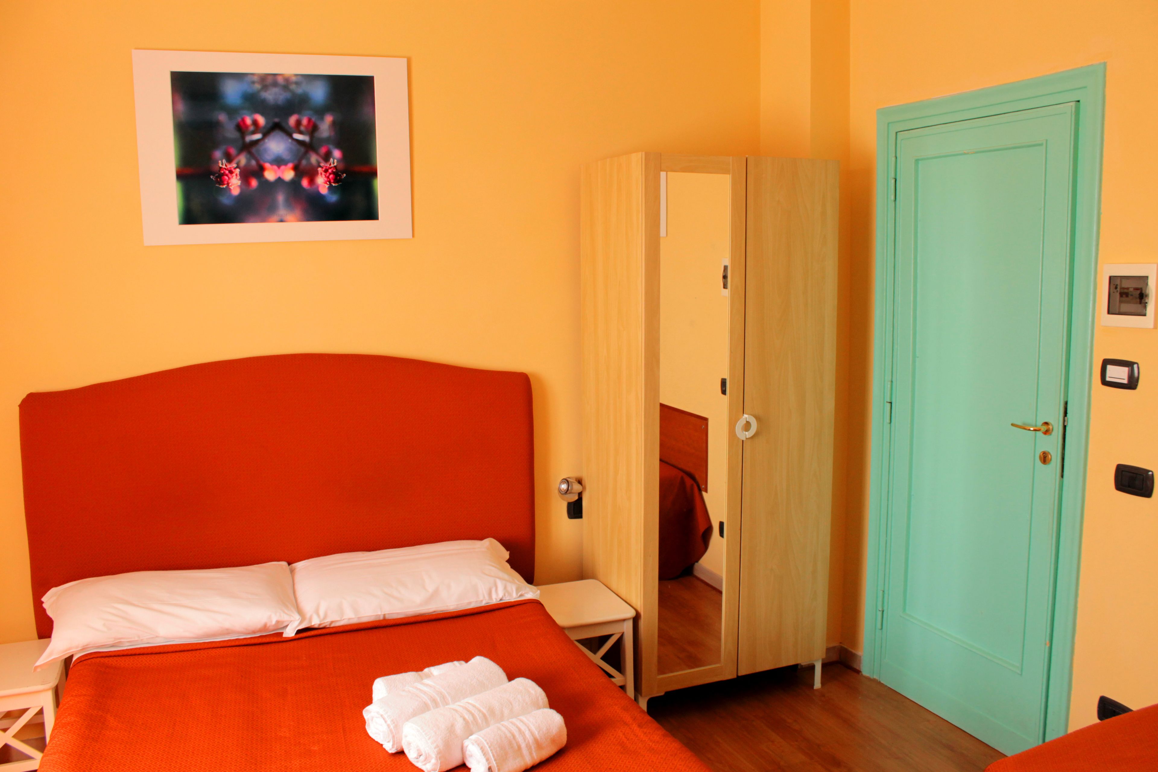 Habitación doble | Minibar, escritorio, wifi gratis y ropa de cama