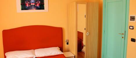 Minibar, desk, free WiFi, bed sheets