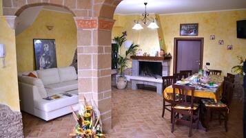 Standard Double Room, Balcony | Interior detail