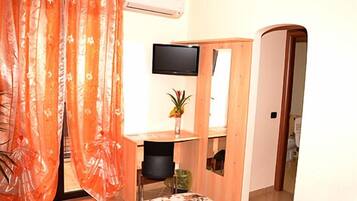 Quarto casal standard, sacada | Comodidades do quarto