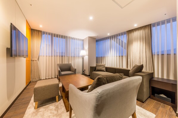 Televisión de pantalla plana y películas con cargo 