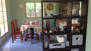 Standard Double Room | In-room dining