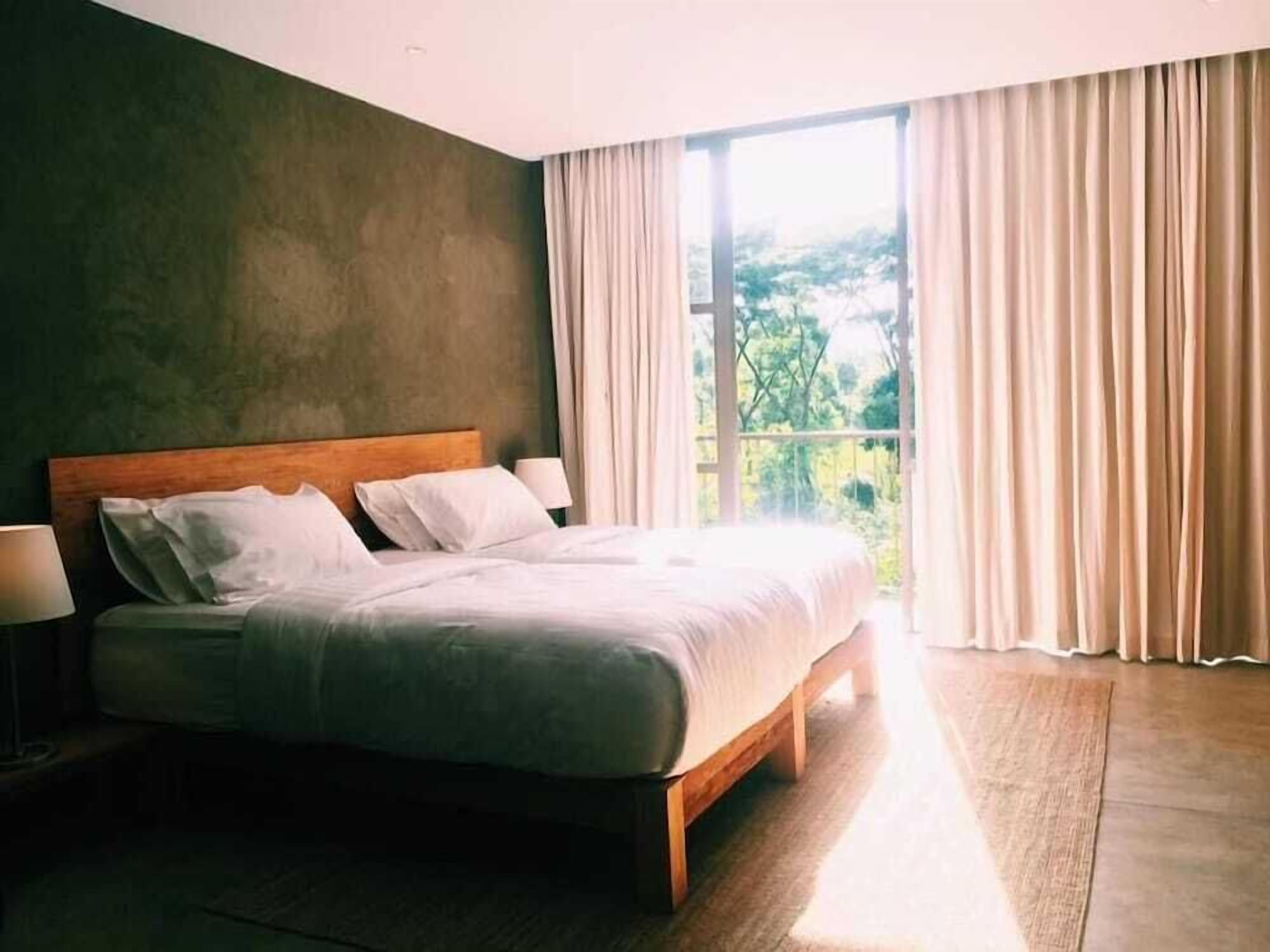 Superior Twin Room | Frigobar, escrivaninha, cortinas blackout