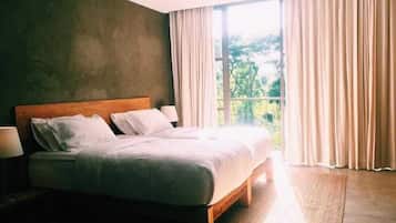Superior Twin Room | Minibar, desk, blackout curtains, rollaway beds