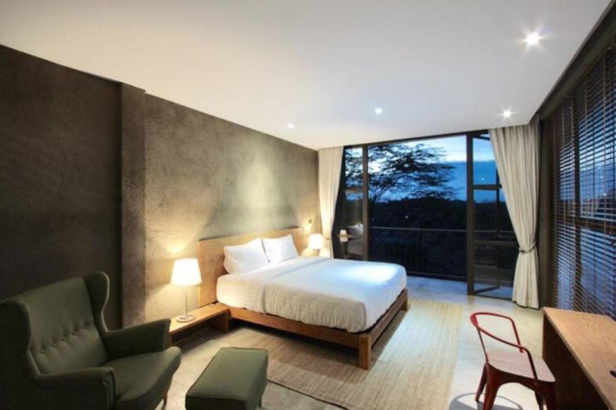 superior double room | minibar, desk, blackout curtains, rollaway beds