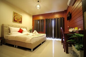 Deluxe VIP for 2 People | 책상, 무료 WiFi