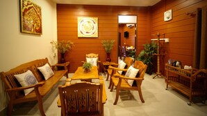 Deluxe VIP for 2 People | 大堂酒廊