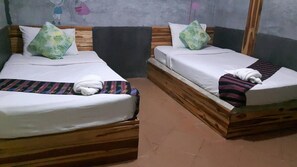 Free WiFi, bed sheets - Sai Yok Noi Blue Mountain Resort (Sai Yok)