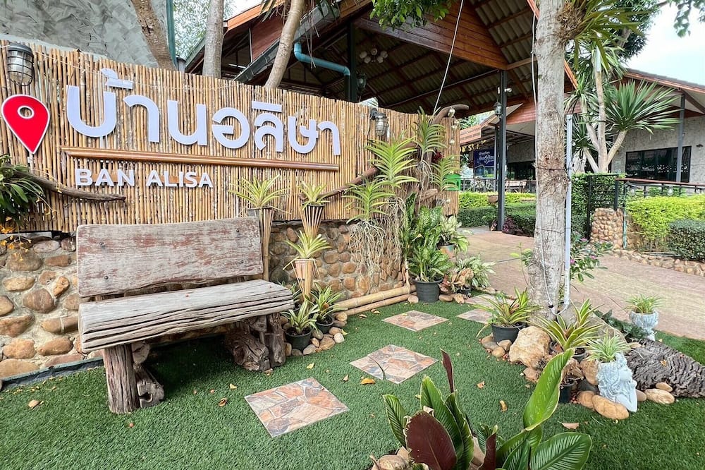 Baan Alisa Bed and Breakfast