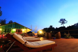 Sundeck - Banana Resort & Spa (Kanchanaburi)