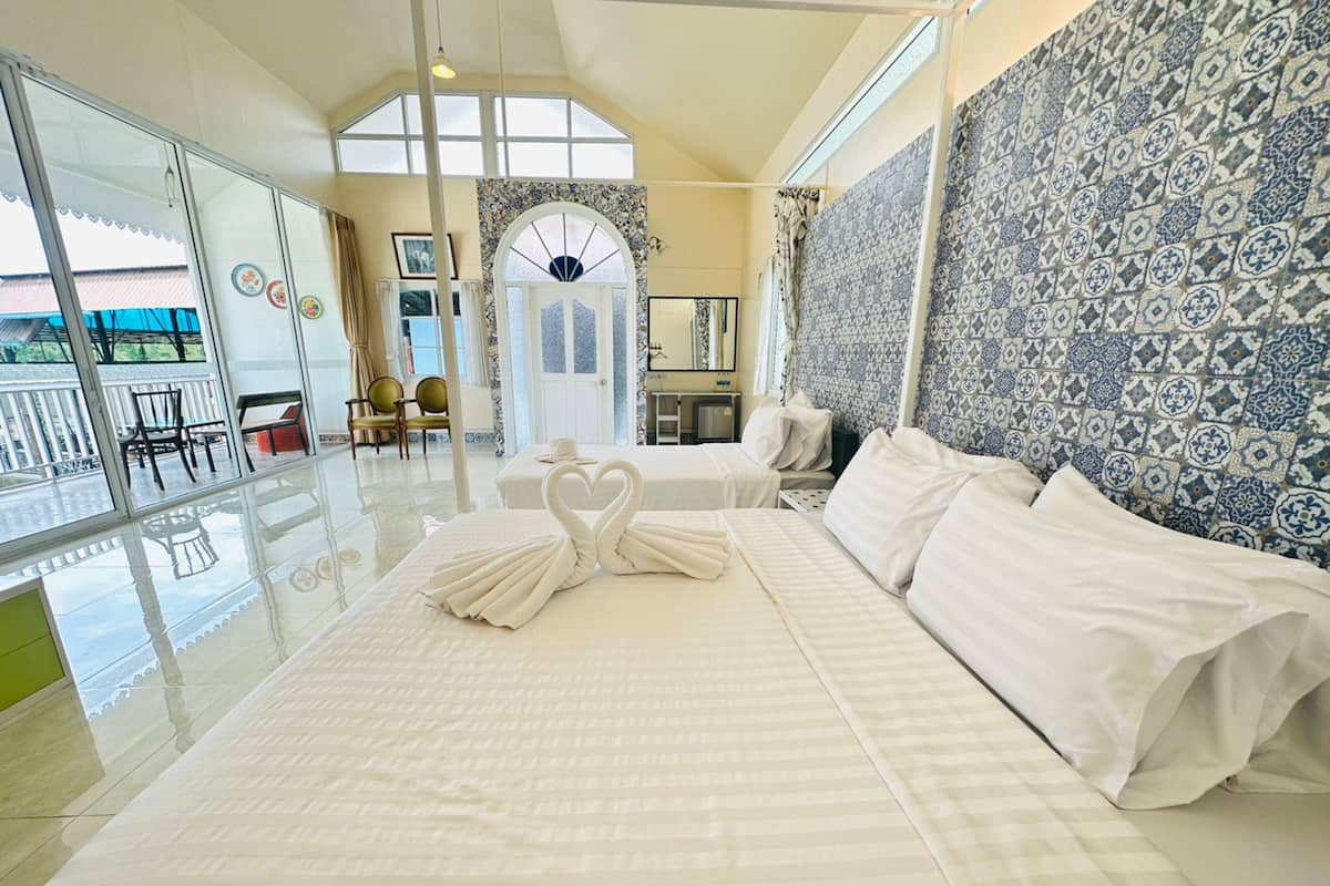 Villa Triple Room | 1 bedroom, desk, blackout drapes