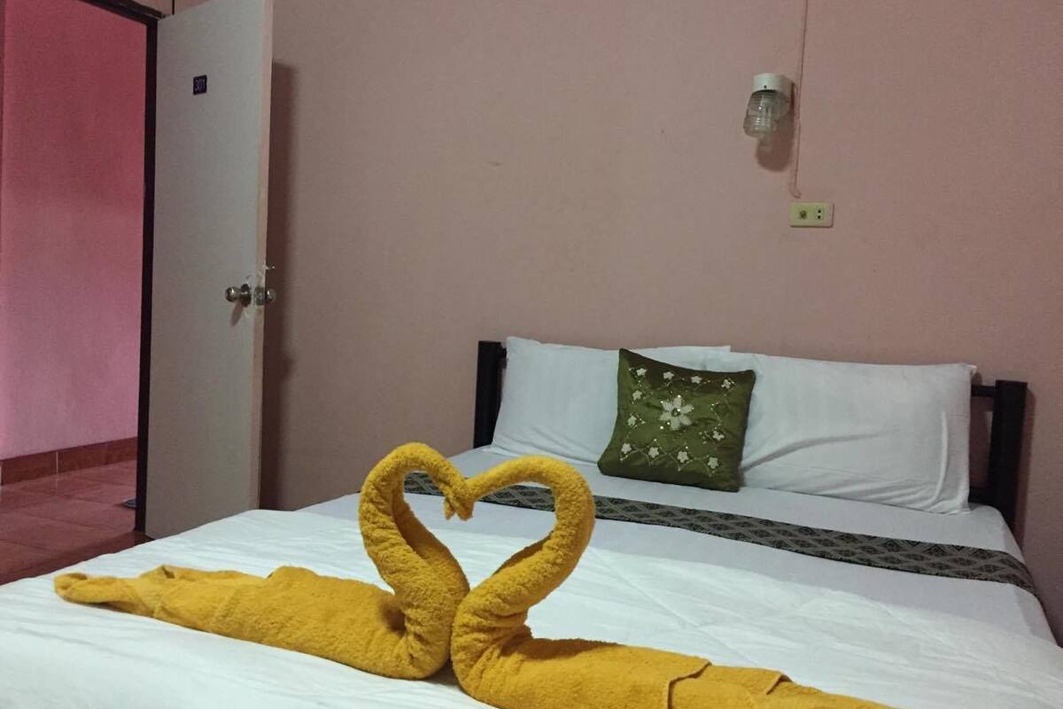 Rollaway beds, free WiFi