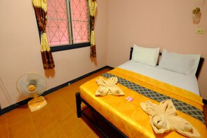 Double Room shared bathroom fan no balcony (302) | Rollaway beds, free WiFi