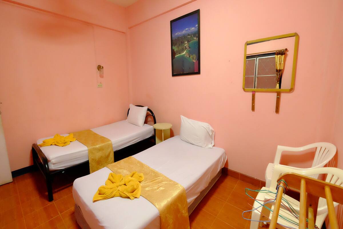 Rollaway beds, free WiFi