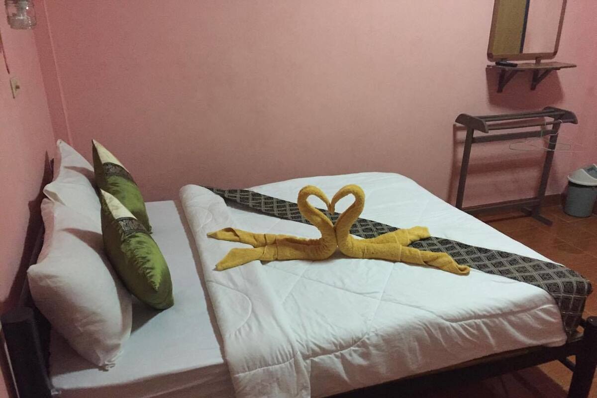 Rollaway beds, free WiFi