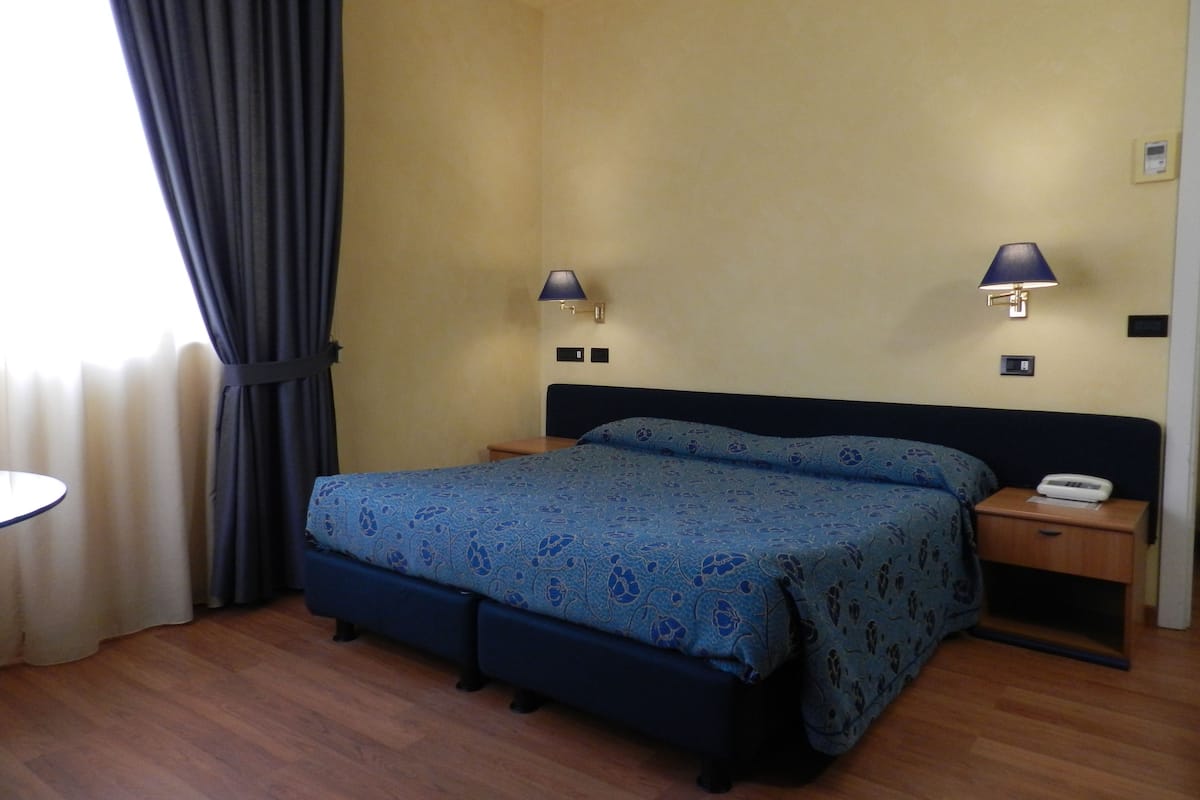 In-room safe, desk, blackout curtains, soundproofing