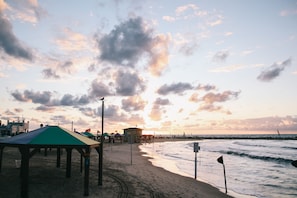 Perto da praia, toalhas de praia