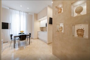 Deluxe Studio (Agathae Rome 426 ) | In-room safe, iron/ironing board, free cots/infant beds, free WiFi