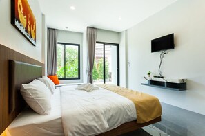 In-room safe, desk, blackout drapes, free WiFi - Nitchanan Villa (Ko Pha-ngan)