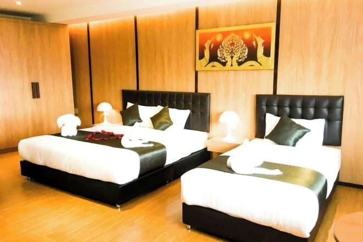 Minibar, escritorio y wifi gratis
