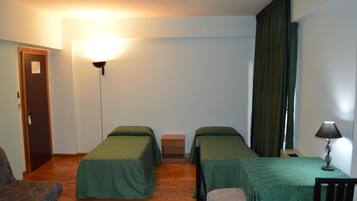 Desk, soundproofing, iron/ironing board, free WiFi