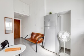 Room amenity - Central Apartment near Bograshov Beach (Tel Aviv)